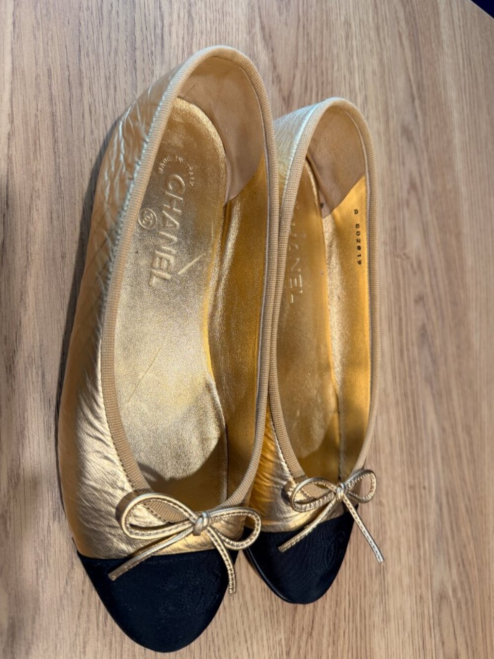 CHANEL BALLERINA FLATS (GOLD/BLACK)